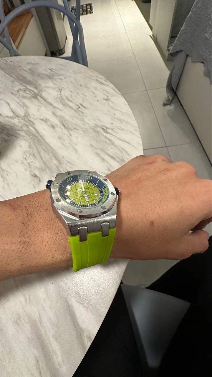 Audemars Piguet Royal Oak Offshore Diver 42 mm  - Foto 3