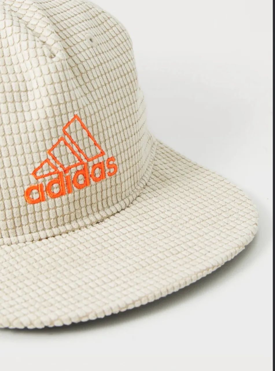 Boné adidas importado 