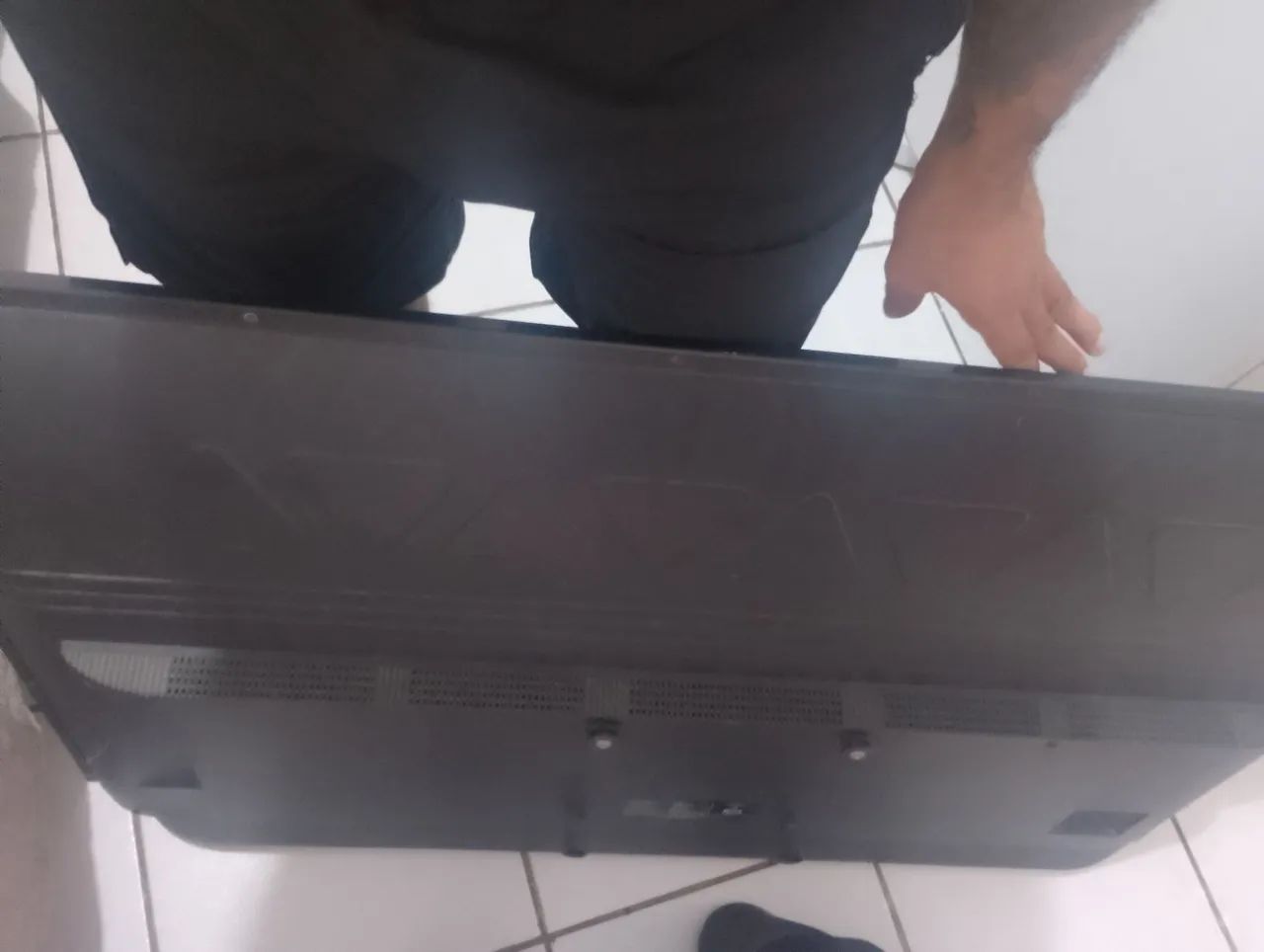 TV TCL 50 POLEGADAS, PASSOU MUITO TEMPO DESLIGADA, QUANDO FUI LIGAR, PASSOU UNS 10 minutos