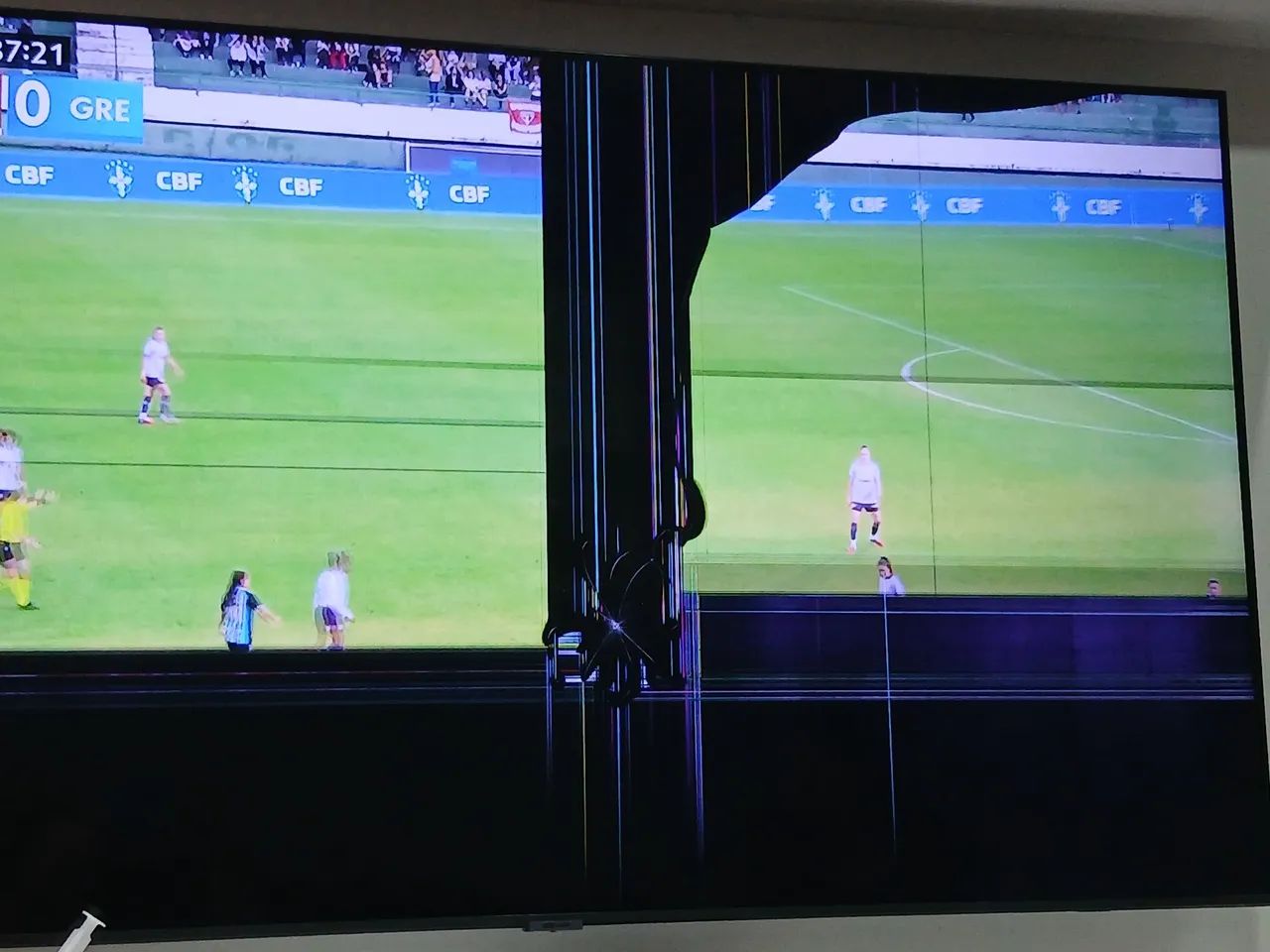 TV 58 polegadas Tela quebrada - Foto 2