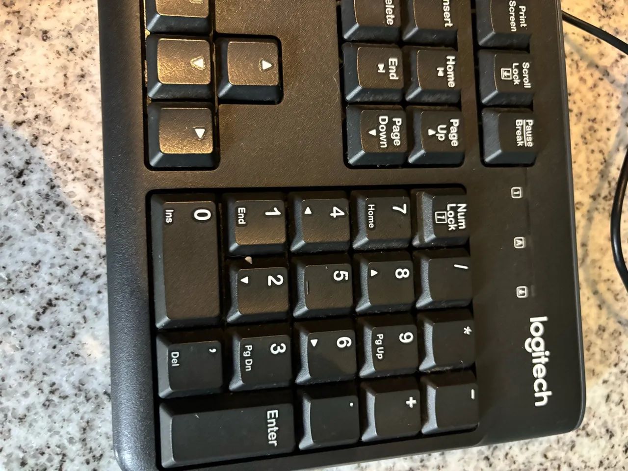Teclado Logitech semi novo  - Foto 4