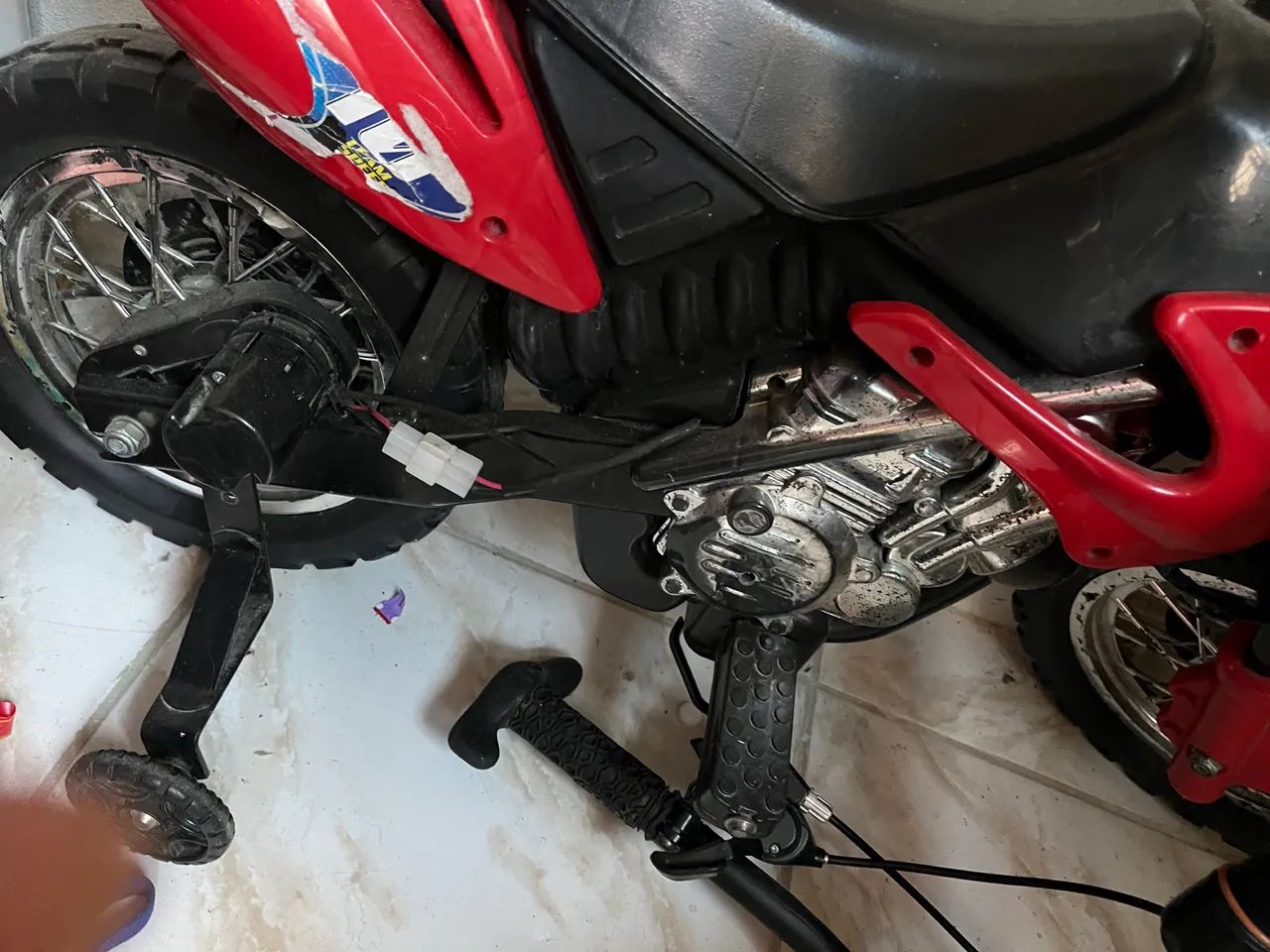 Moto elétrica infantil 