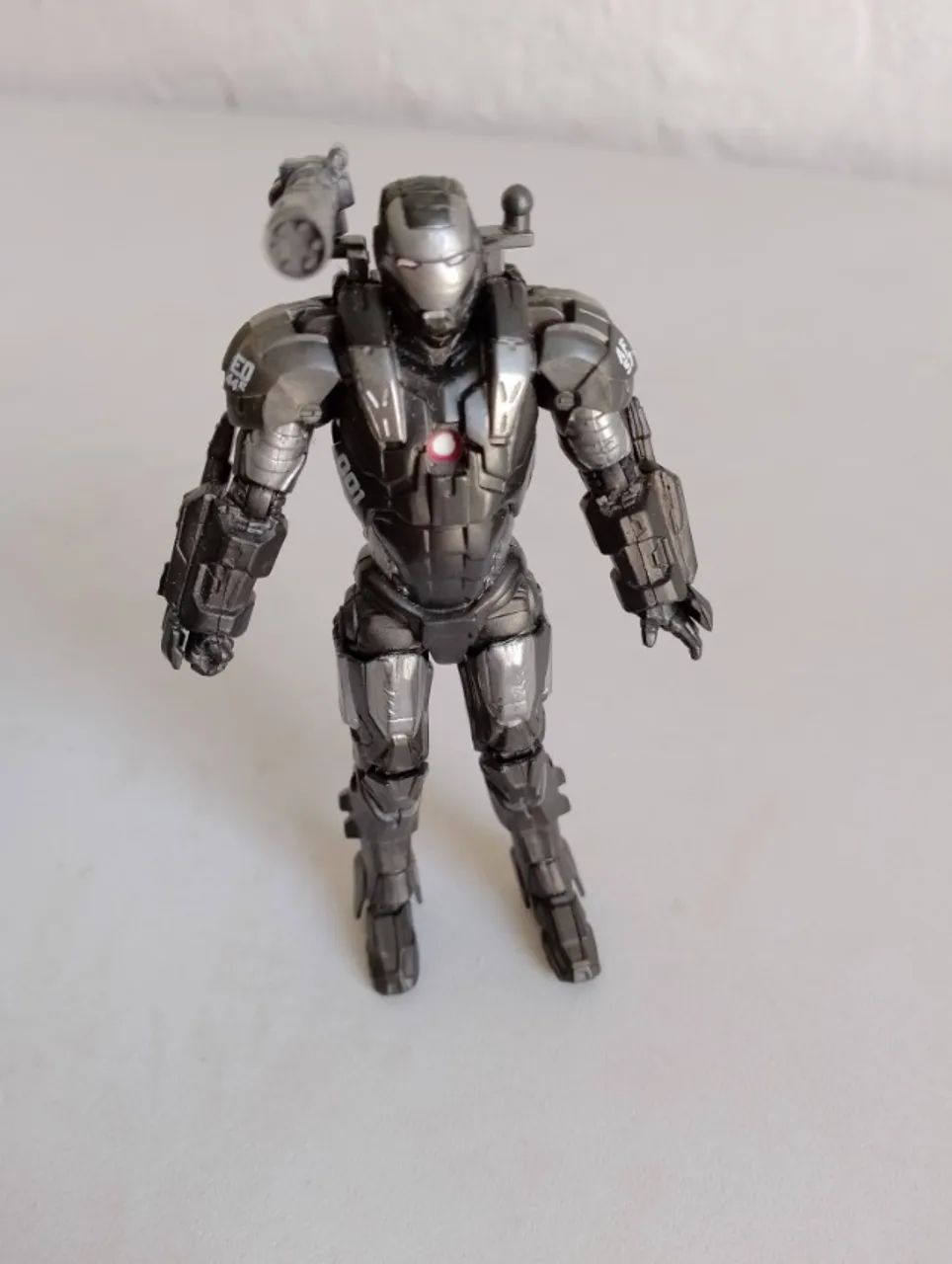 MARVEL UNIVERSE WAR MACHINE TAMANHO 10 CM HASBRO