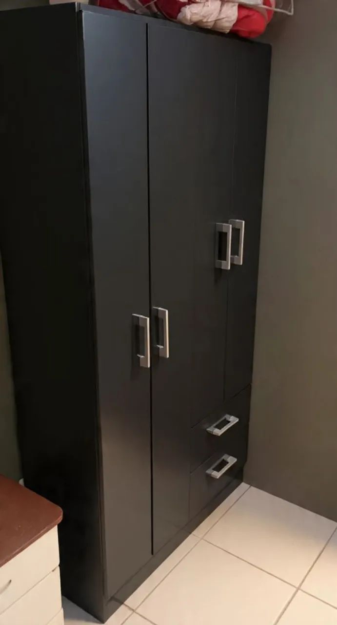 Guarda roupa de solteiro
