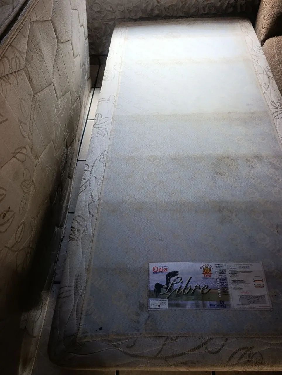 Cama de solteiro 