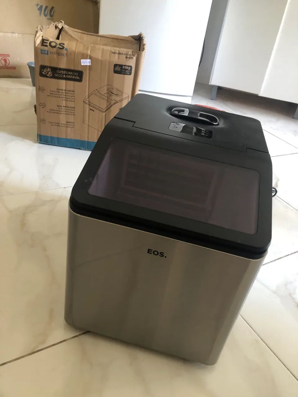 Máquina de gelo EOS 35kg