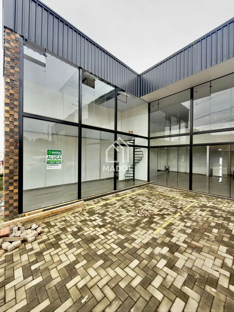 SALA COMERCIAL PARA ALUGAR - OLARIAS