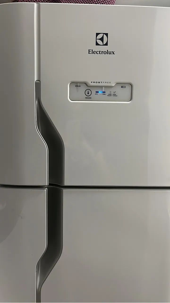 Geladeira Electrolux DFN39