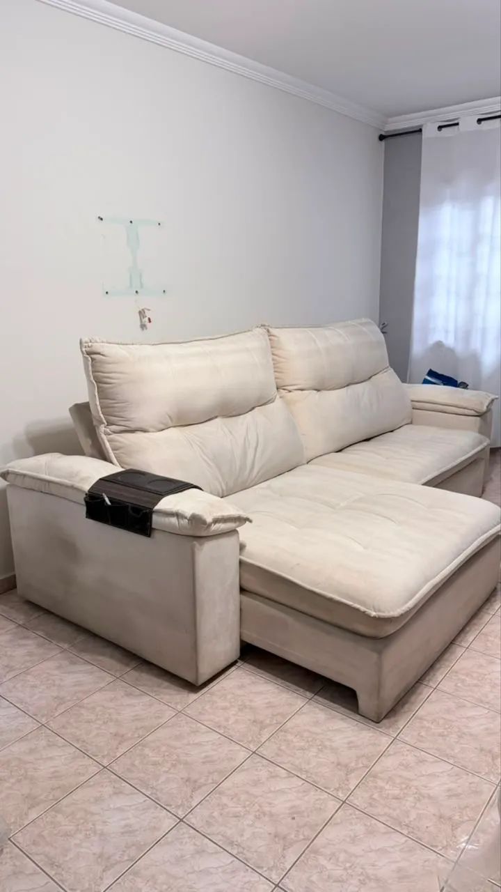Sofá bege - 2,90 - Bem conservado