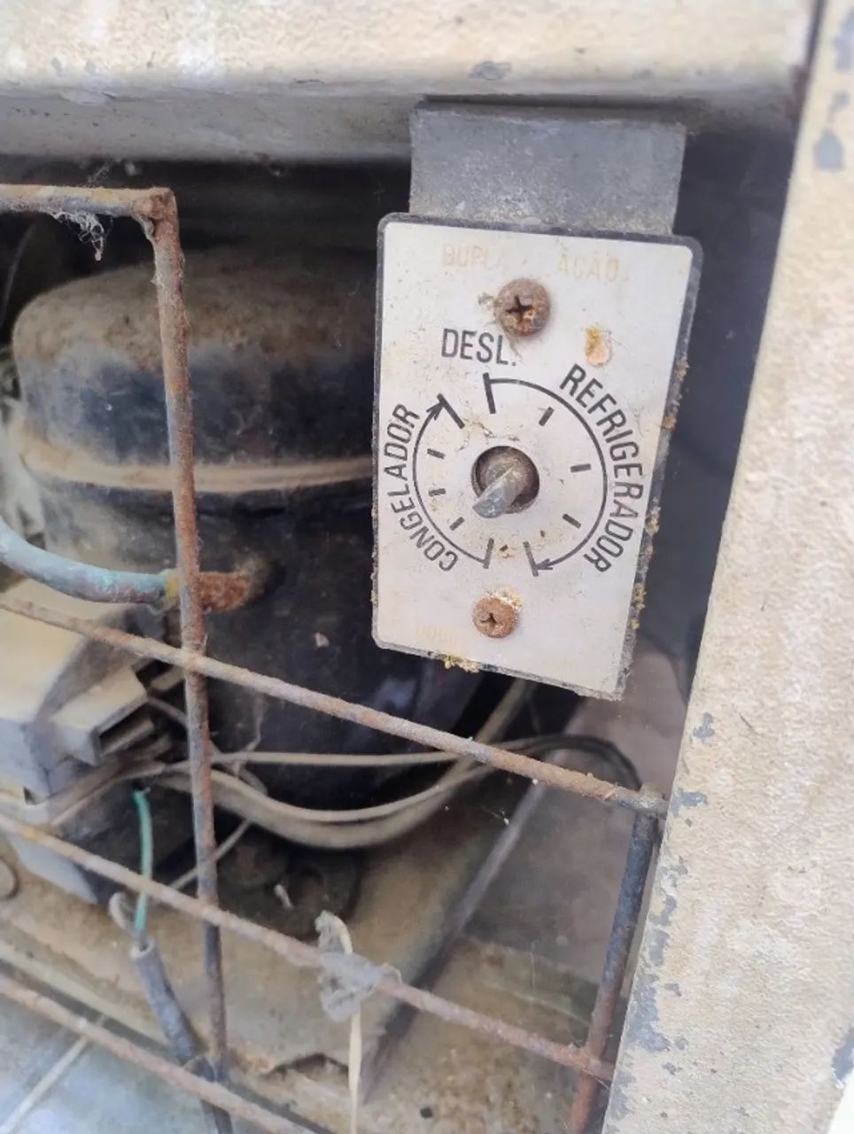 Freezer Everest 300L (MOTOR FUNCIONANDO) - Foto 2