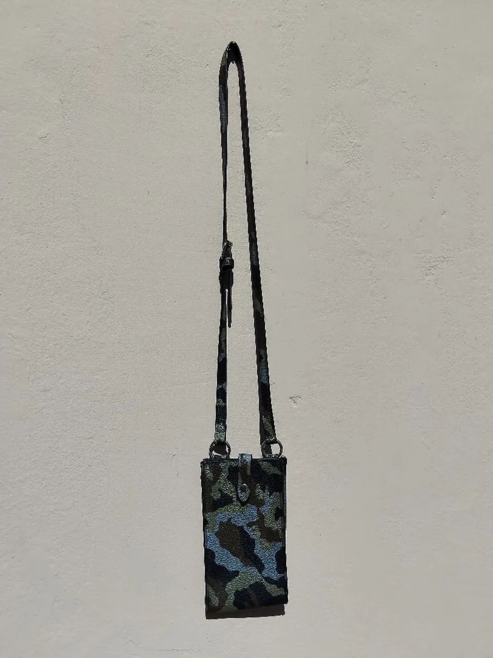 Bolsa para celular camuflada  - Foto 2