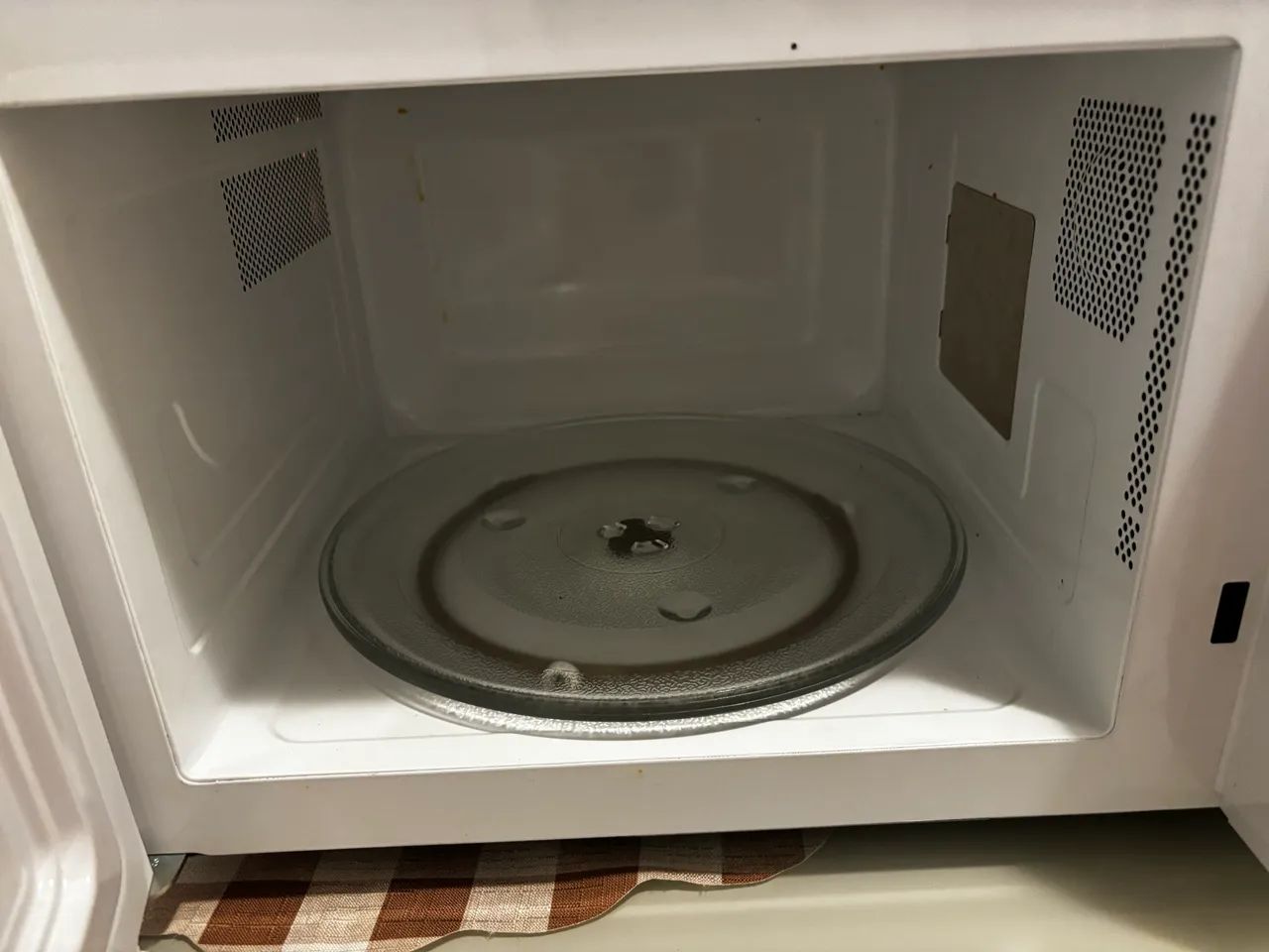 Vendo microondas 31 litros, 127 volts - Foto 5