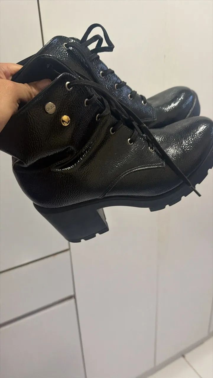 bota/ Coturno sapatinho de luxo 