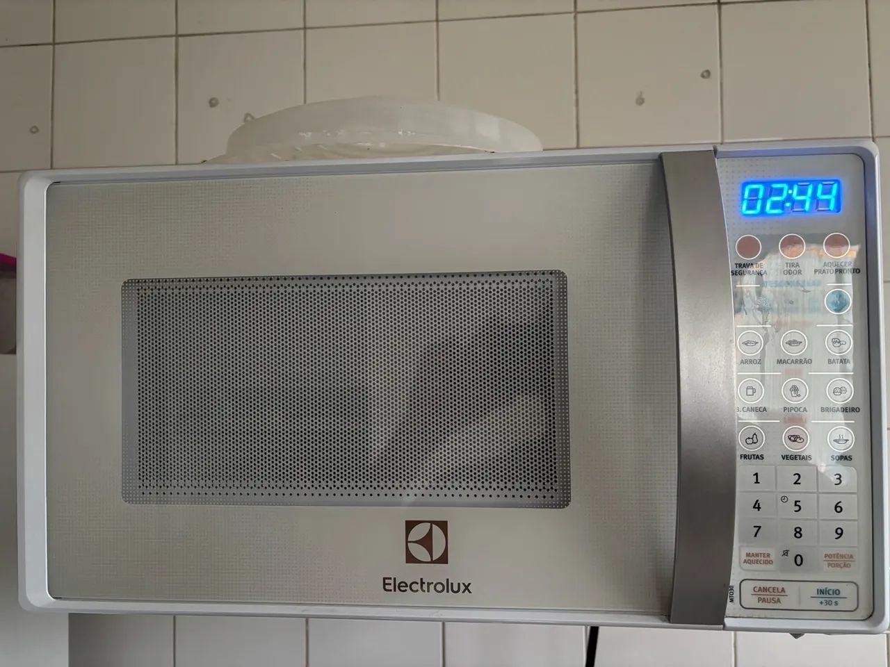 Microondas Eletrolux 20L Branco - Foto 4