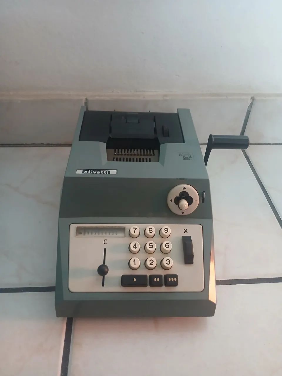 Maquina de somar Olivetti Suma Prima (antiga)