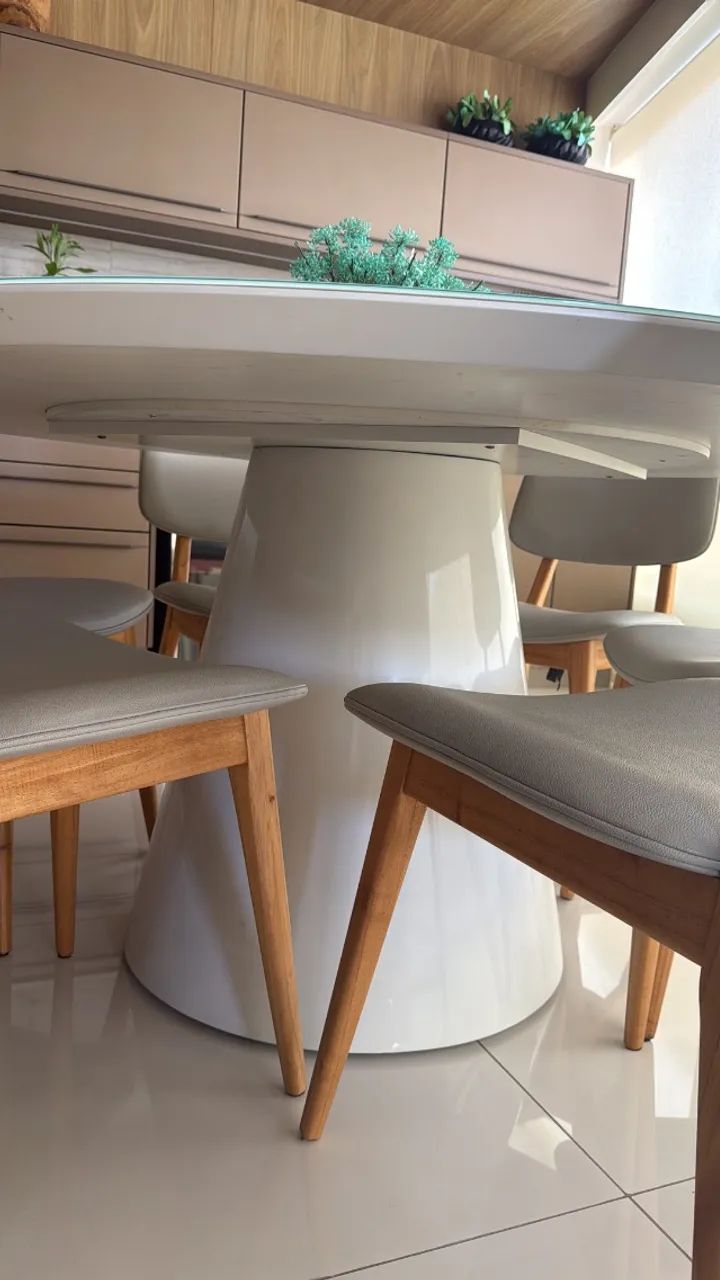Mesa de jantar redonda, com centro giratório - Foto 4