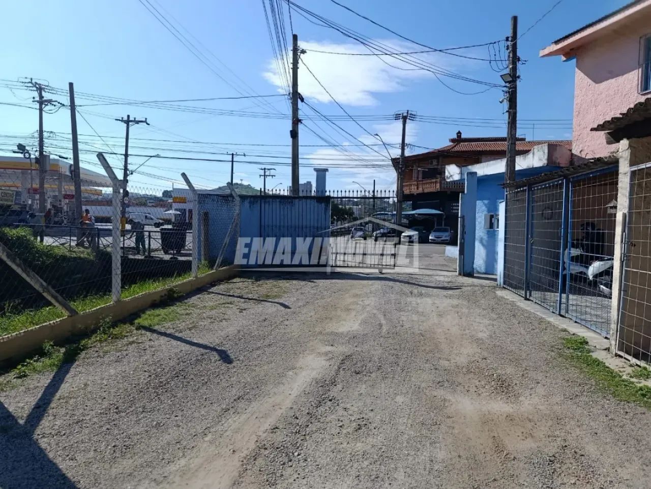 Casa com 2 Quartos, 1 vaga e quintal - Vila Assis - Foto 2