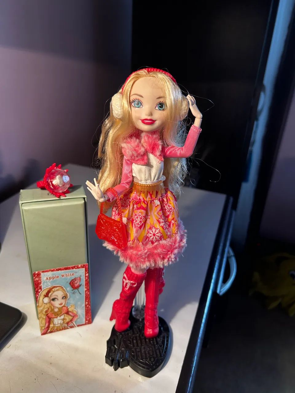 Ever After High Apple White Doll Epic Winter
