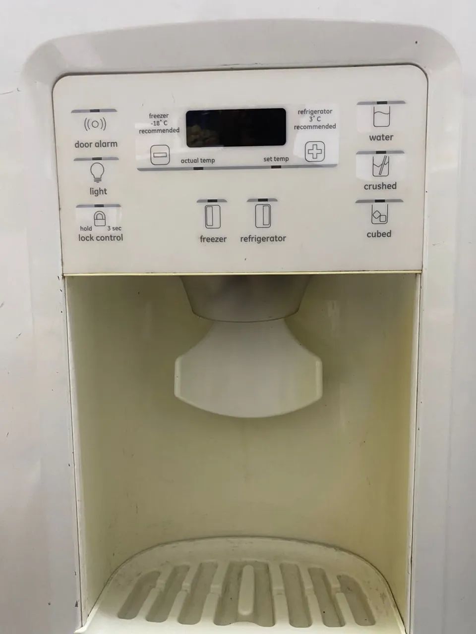 Vendo geladeira GE Side by Side (necessita de reparo) - Geladeiras