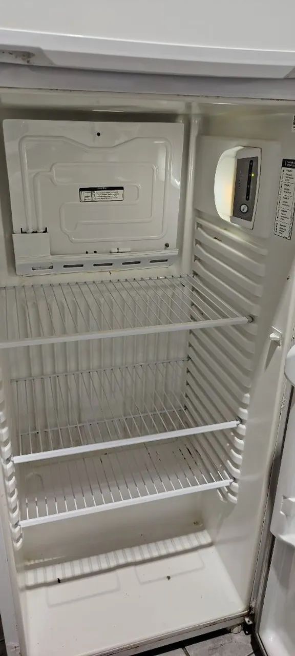 GELADEIRA DUPLEX COM DEFEITO PRA VENDER LOGO!!! - Foto 5