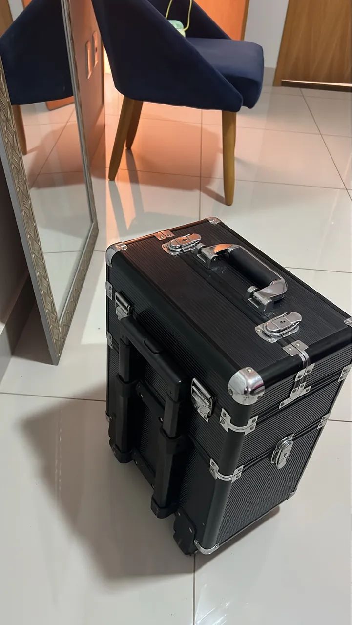Vendo essa maleta de maquiagem  - Foto 3