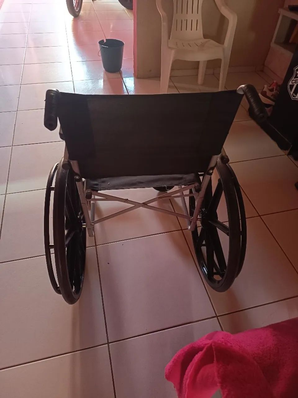 Cadeira de Rodas dobrável  - Foto 3