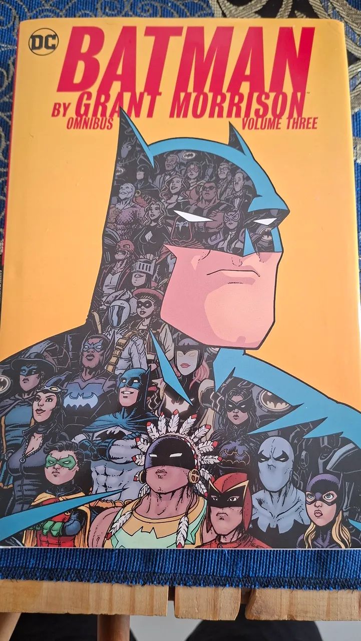 Batman Grant Morrison Vol 2 e 3(Faltando só o Vol 1 para completar)Idioma em Inglês - Foto 3