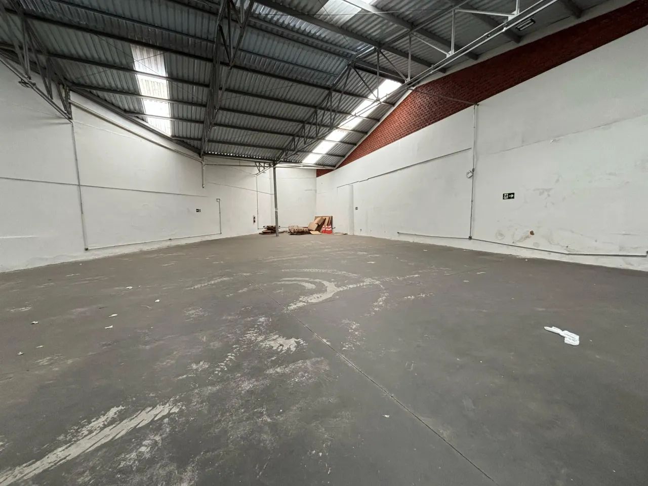 Galpão logístico com docas - 1.470 m² - Juliana - Foto 5