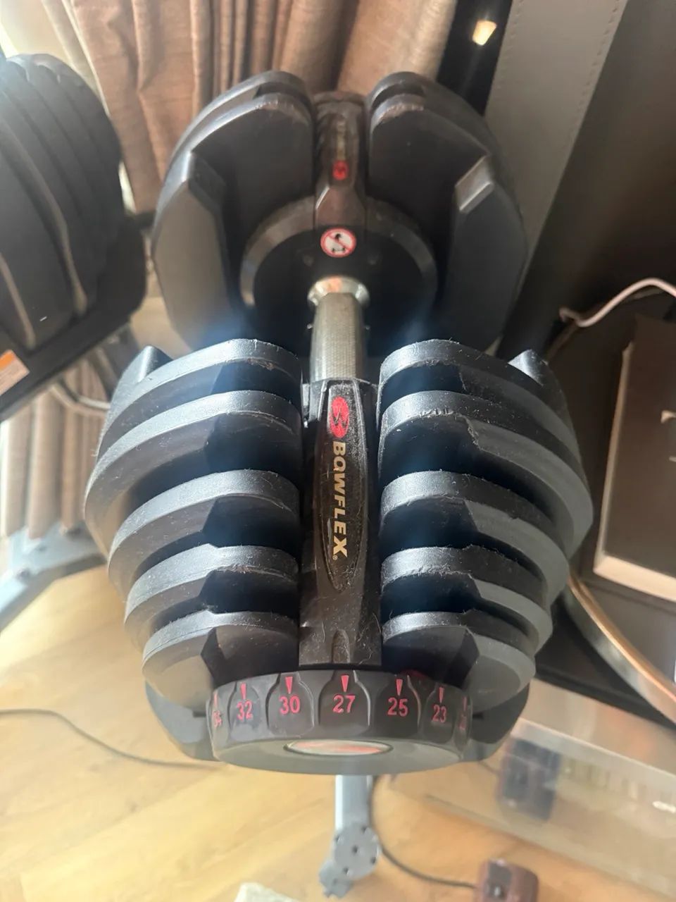 Par de Halteres Ajustáveis Bowflex até 41 kg cada + Suporte - Foto 4