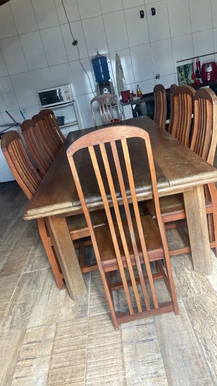 Mesa de massaranduba com 10 cadeiras 