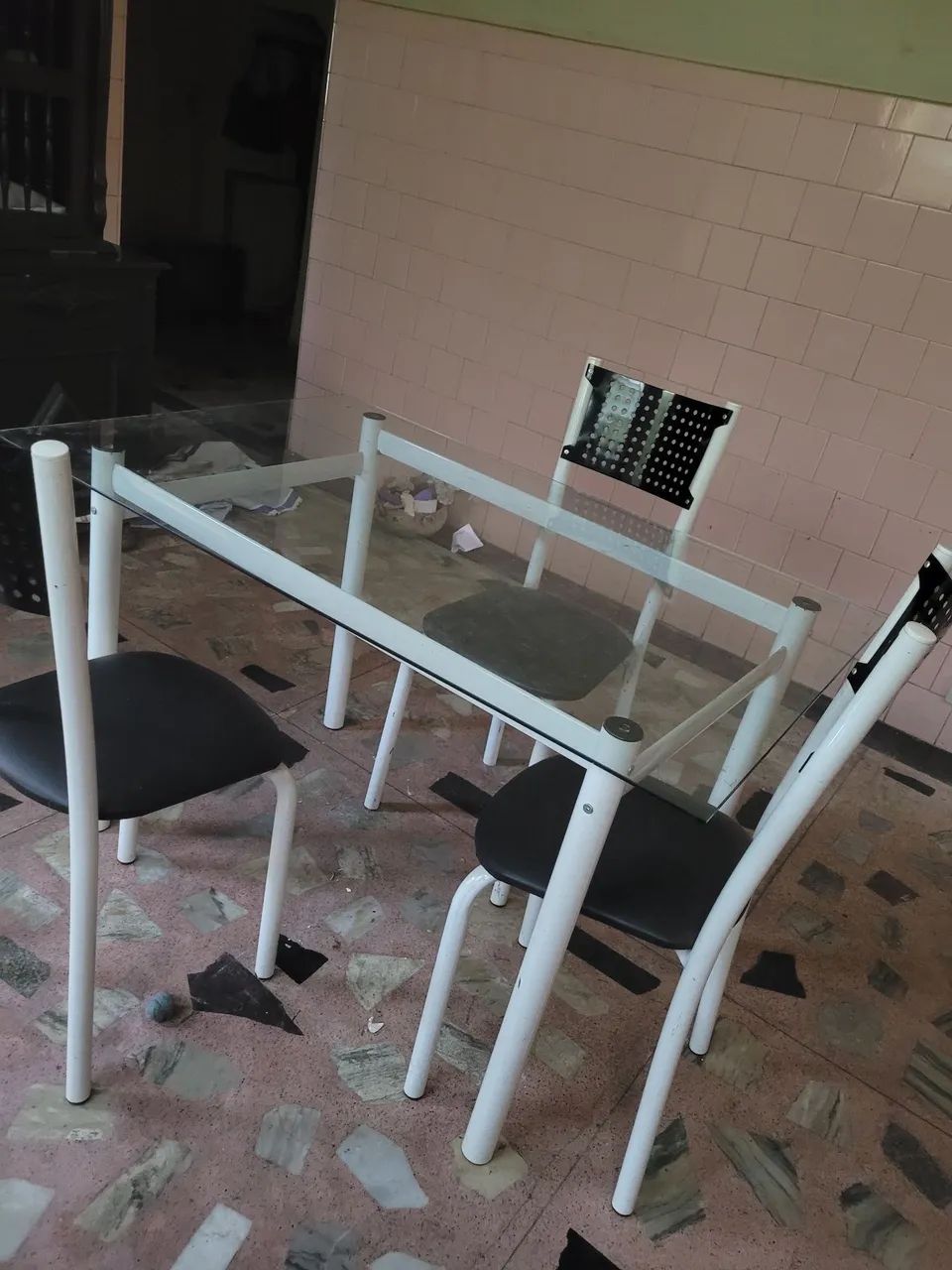 Mesa com cadeiras - Foto 2