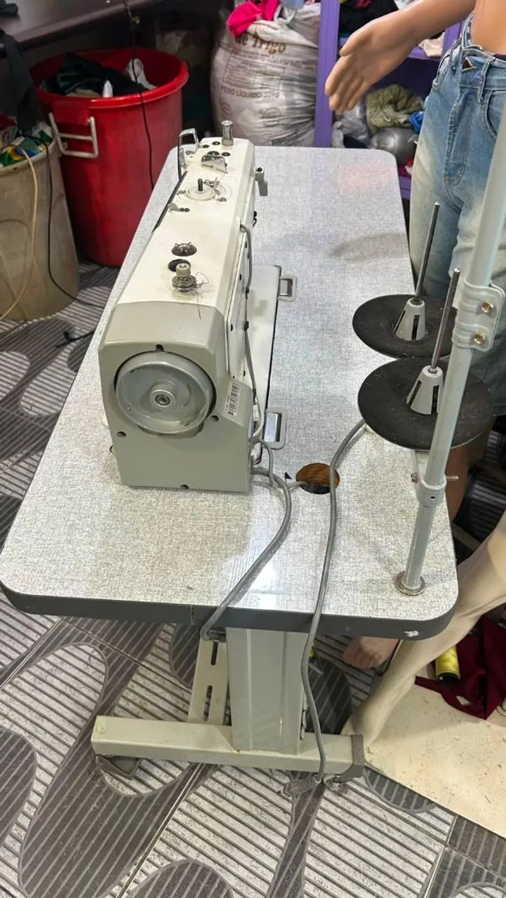 Máquina de costura  - Foto 3