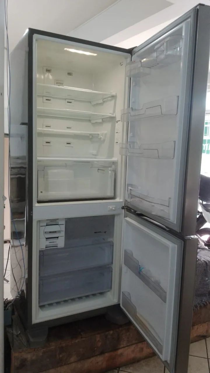 Geladeira da Brastemp com cap.cong até 6,0 kg  - Foto 3