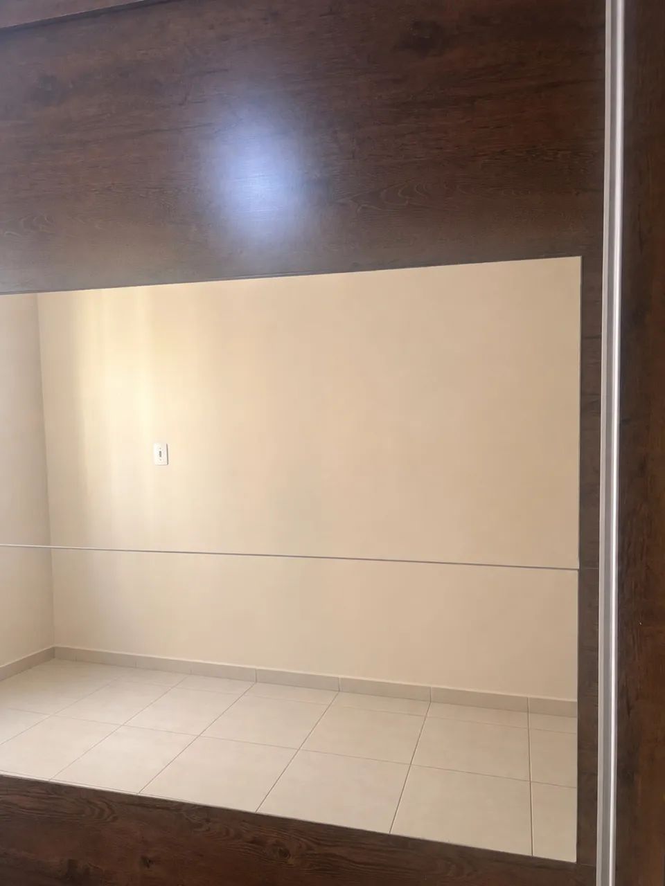 Guarda roupa de casal com espelho - Foto 2