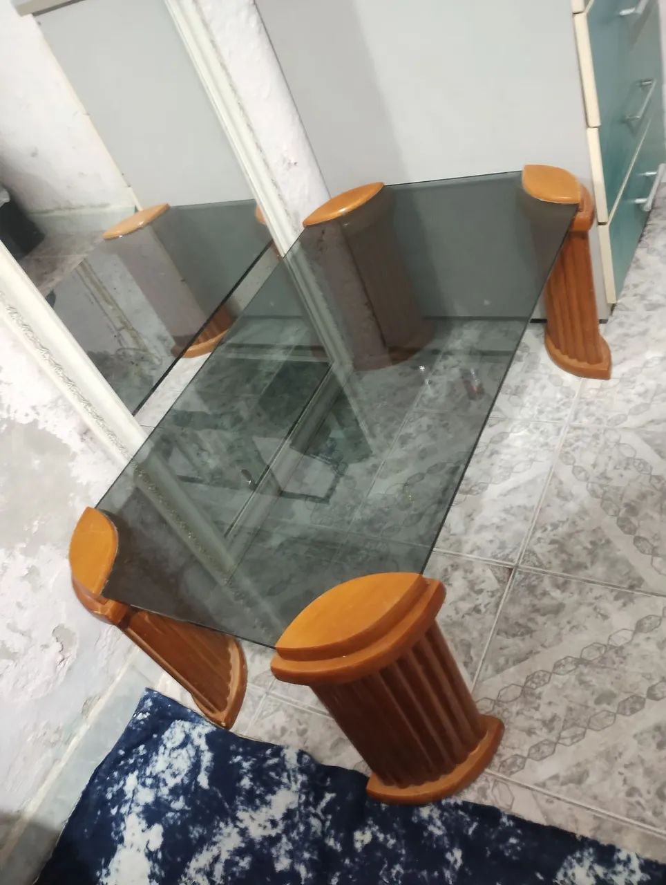 Mesa de vidro com madeira decorada  - Foto 3