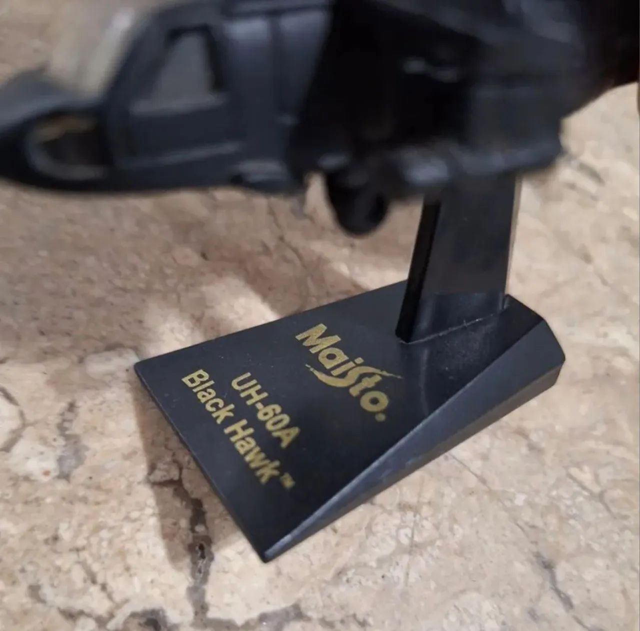 Miniatura de helicóptero MAISTO - Foto 5