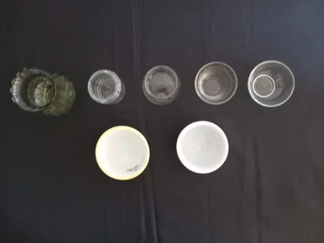 Potes em porcelana e vidros para pintura