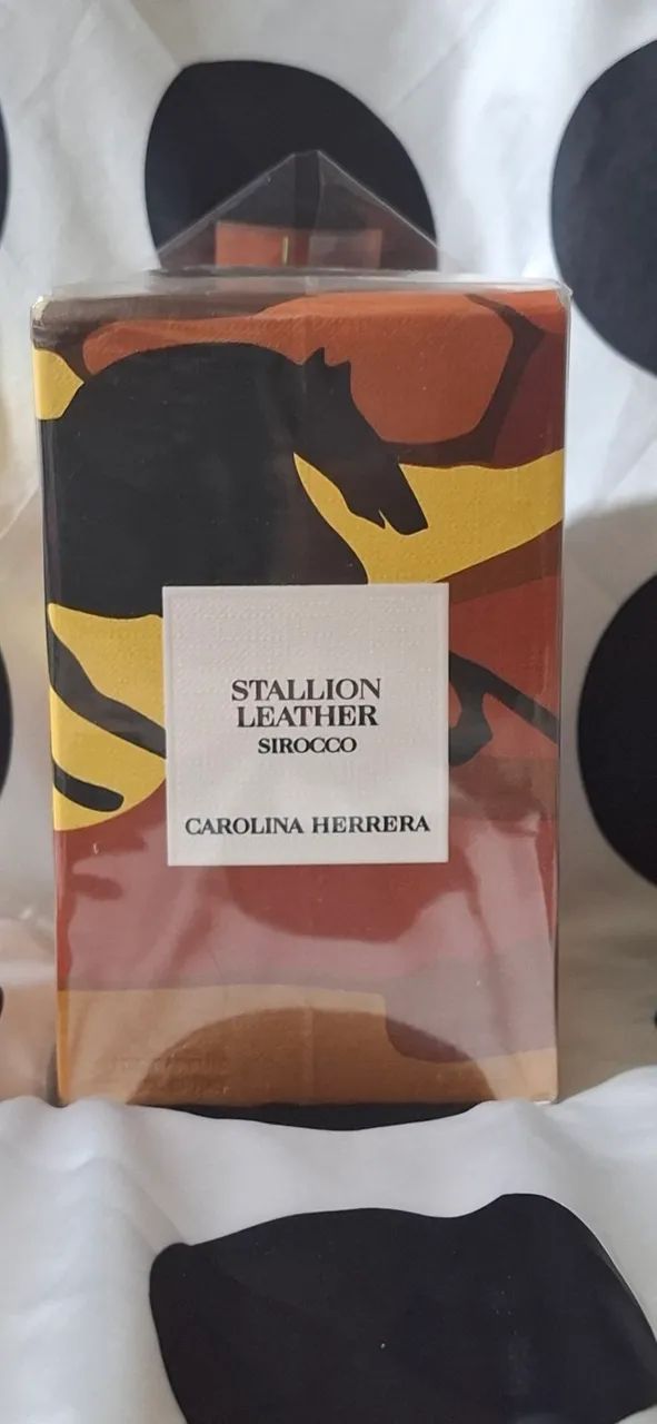 Perfume Stallion Leather Sirocco Carolina Herrera 