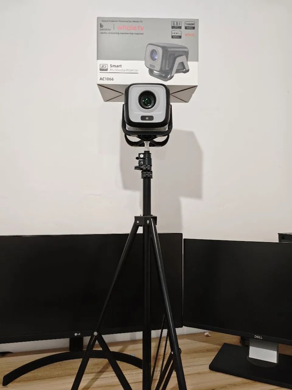 Projetor bettdow ac1066 com tripe  - Foto 2