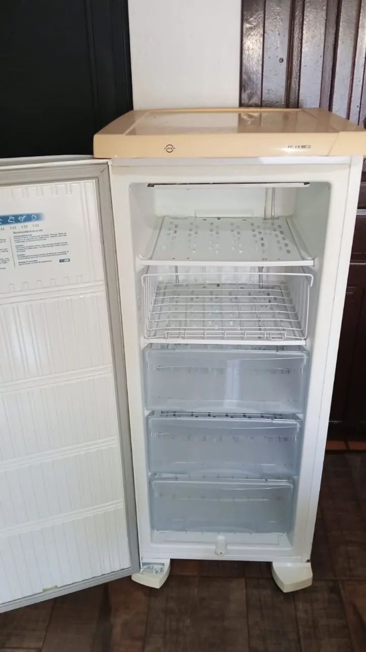 Freezer Eletrolux 110v 145L - Foto 2