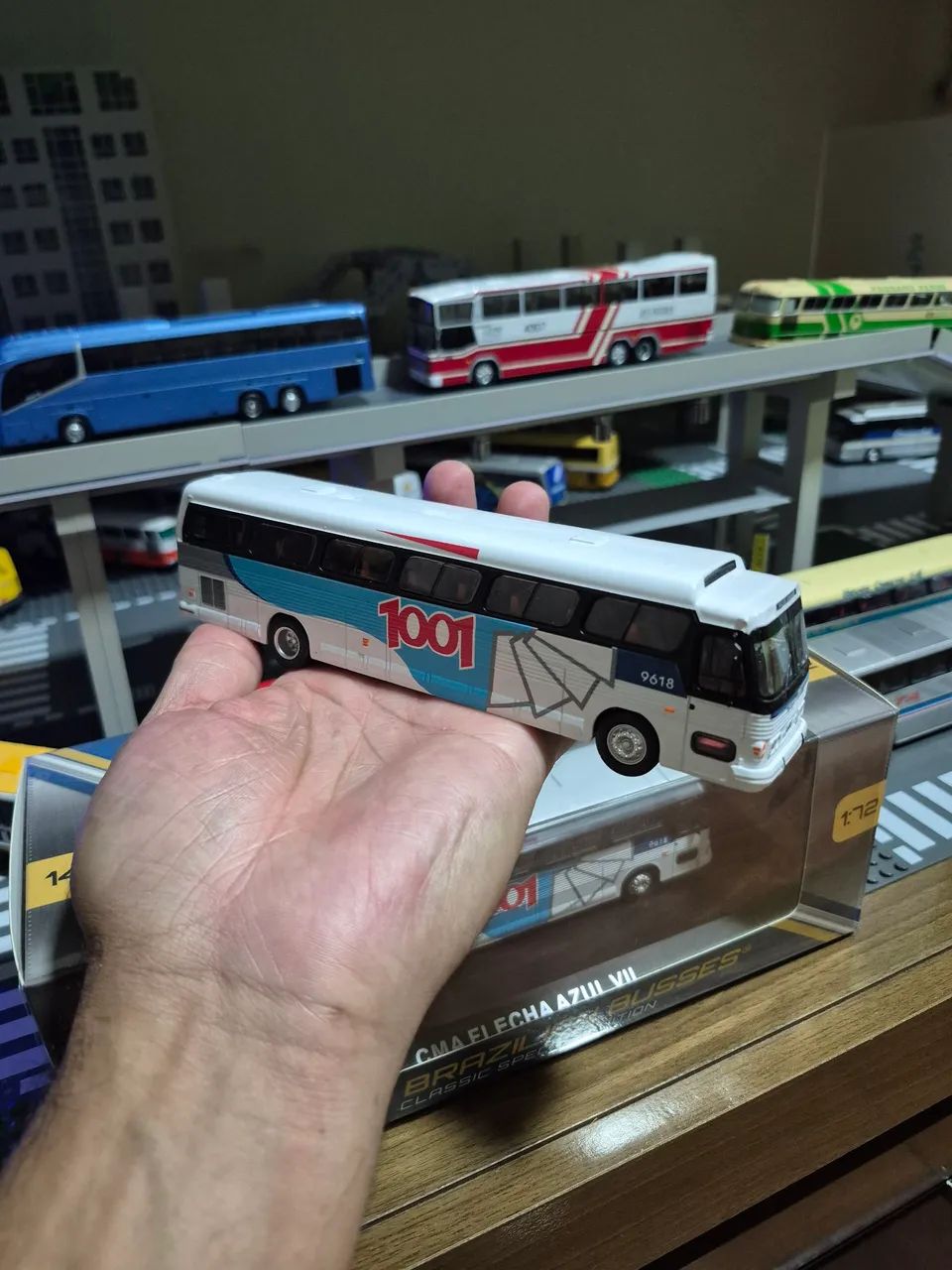 Miniatura de Ônibus CMA 1001 da Marca BR classic  - Foto 4