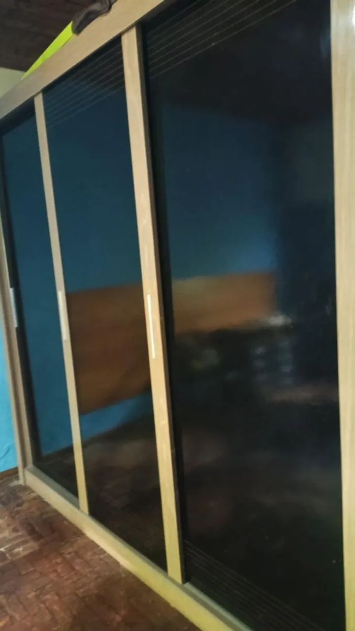 Guarda-roupa + 2 criados