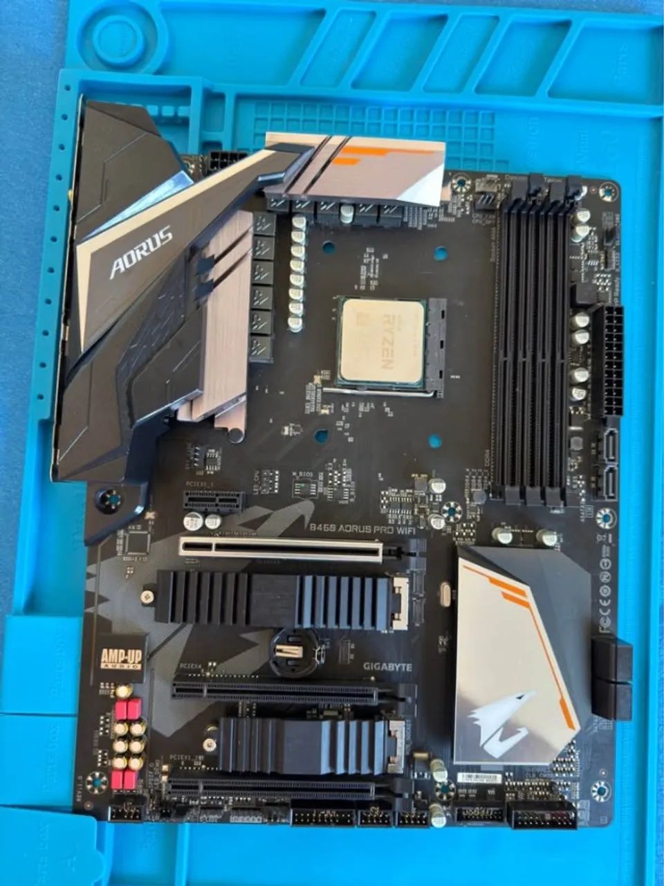 Placa Mãe Aorus b450 ATX COM WIFI - Foto 4