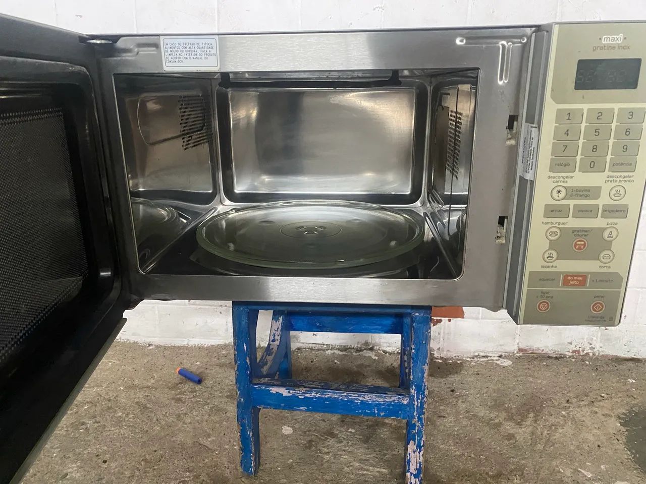 Microondas Brastemp 220v 31 litros funcionando perfeitamente  - Foto 5