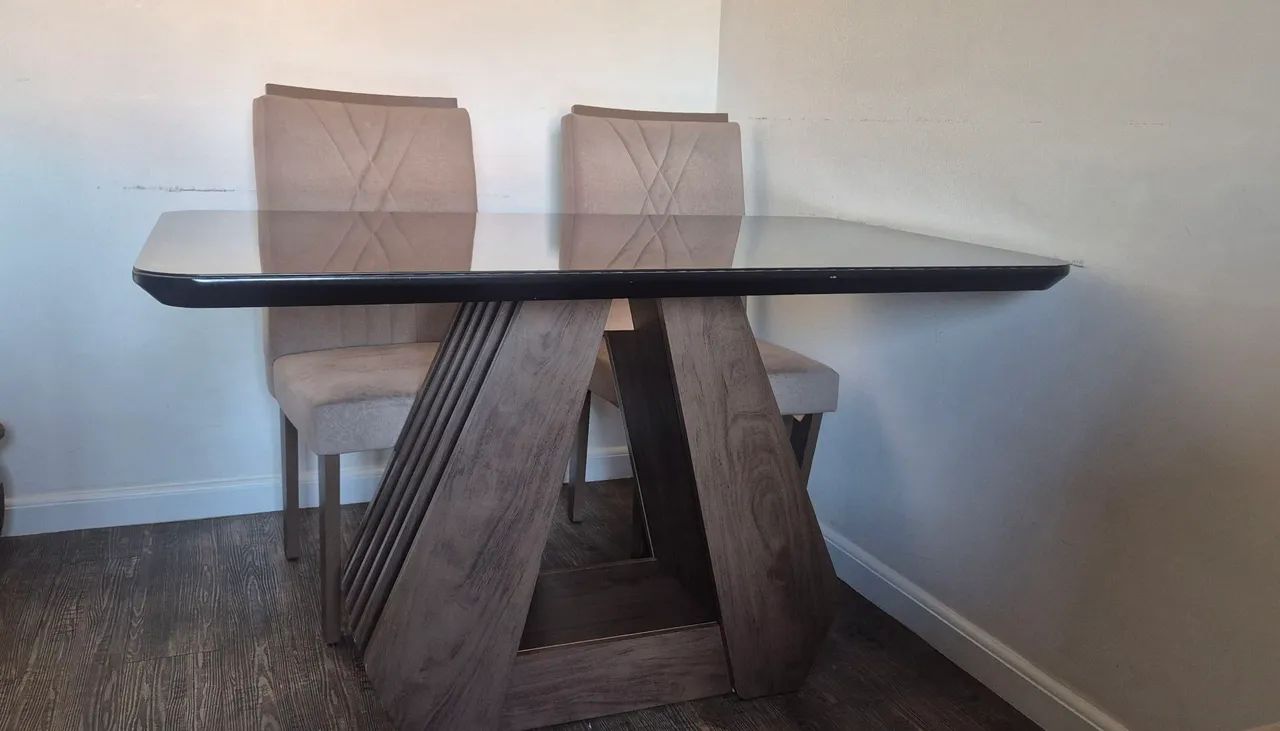 Mesa tampo de vidro com 4 cadeiras - Foto 4