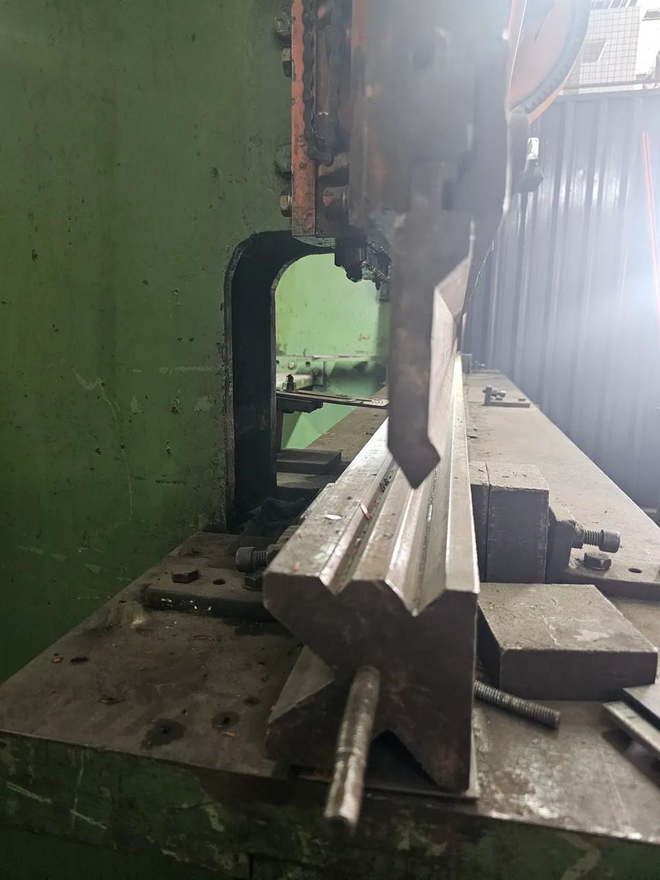 Dobradeira Fobesa 100 Ton x 3050 mm - Foto 3