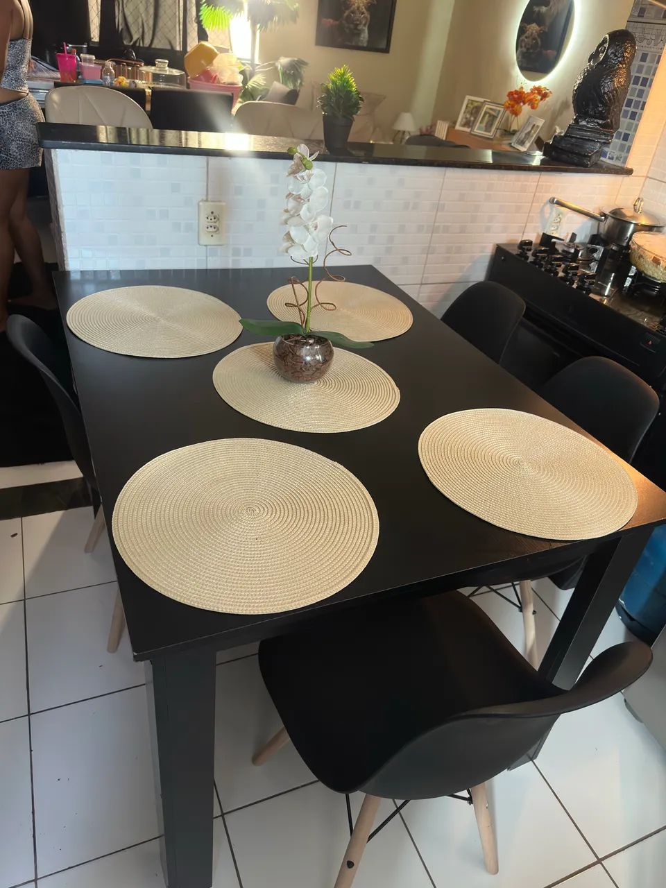 Vendo mesa completa com 4 cadeiras 