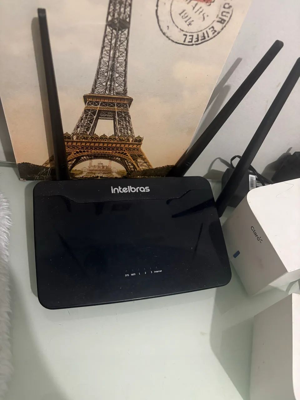 Roteador Intelbras com 3 antenas