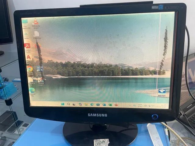Monitor 17 Polegadas Samsung - Detalhe