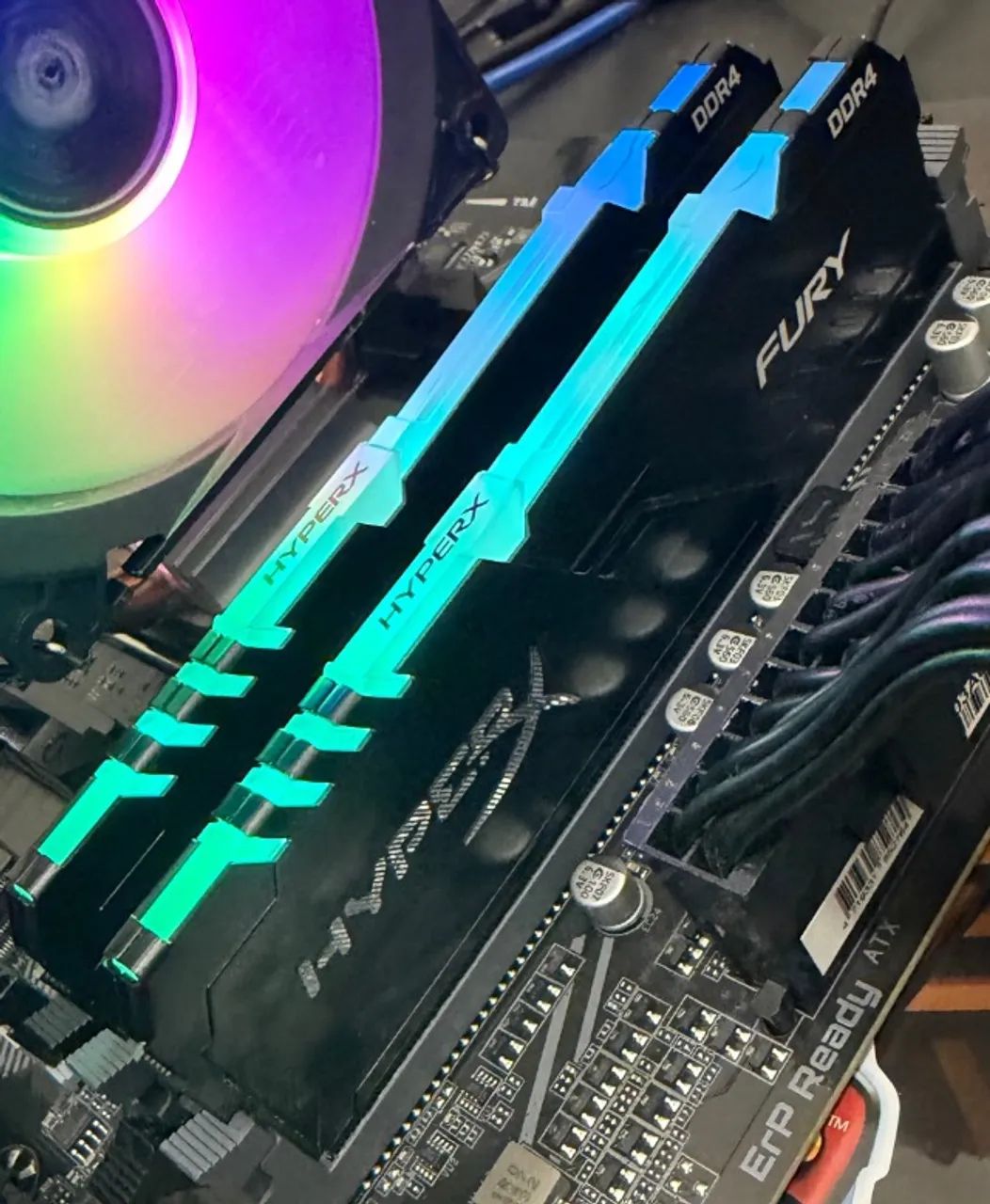Kit Memórias DDR4 16gb(2x8) 3000MHZ Kingston Fury RGB- Loja física